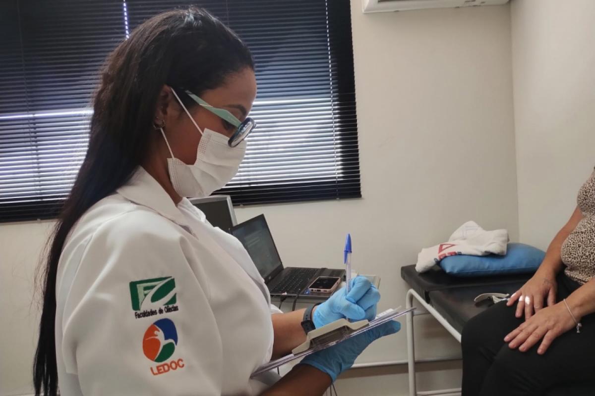 Ariane Ramires é fisioterapeuta, mestranda e coordenadora do projeto 