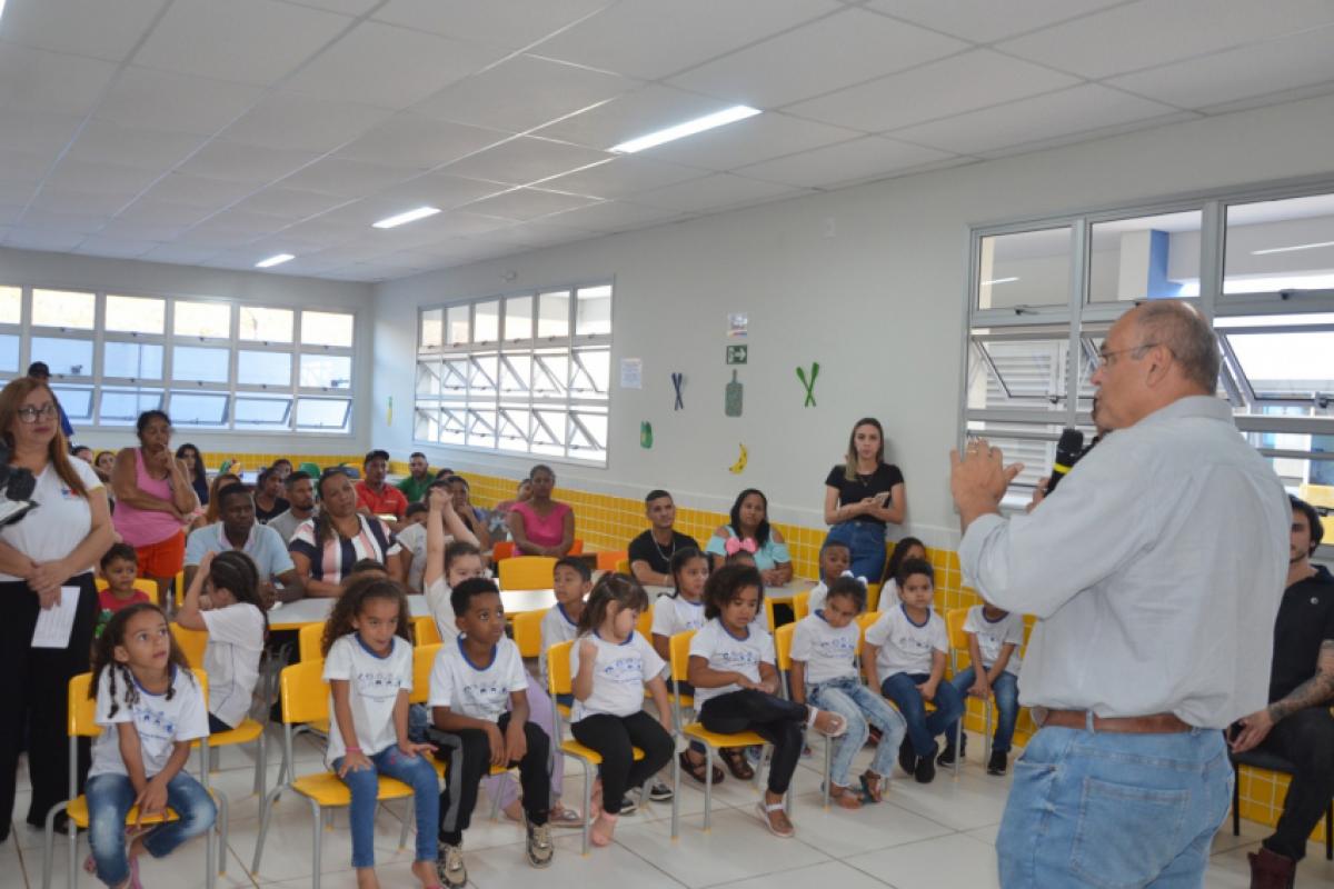 Visita do Prefeito Alexandre Ferreira (MDB) a novas creches de Franca