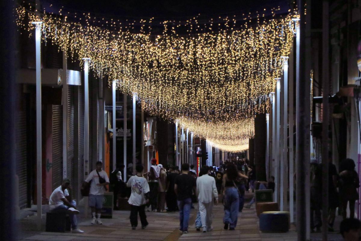 Comércio de Campinas e região deve gerar R$ 7,3 bilhões em vendas de fim de ano, além de 14 mil vagas temporárias, segundo a ACIC.