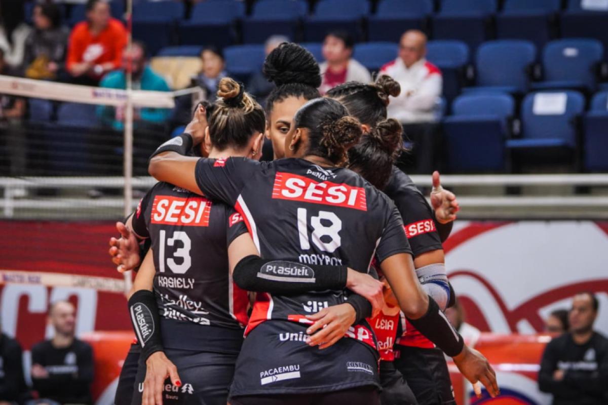 Sesi Vôlei Bauru vence Osasco e vai invicto para semifinal