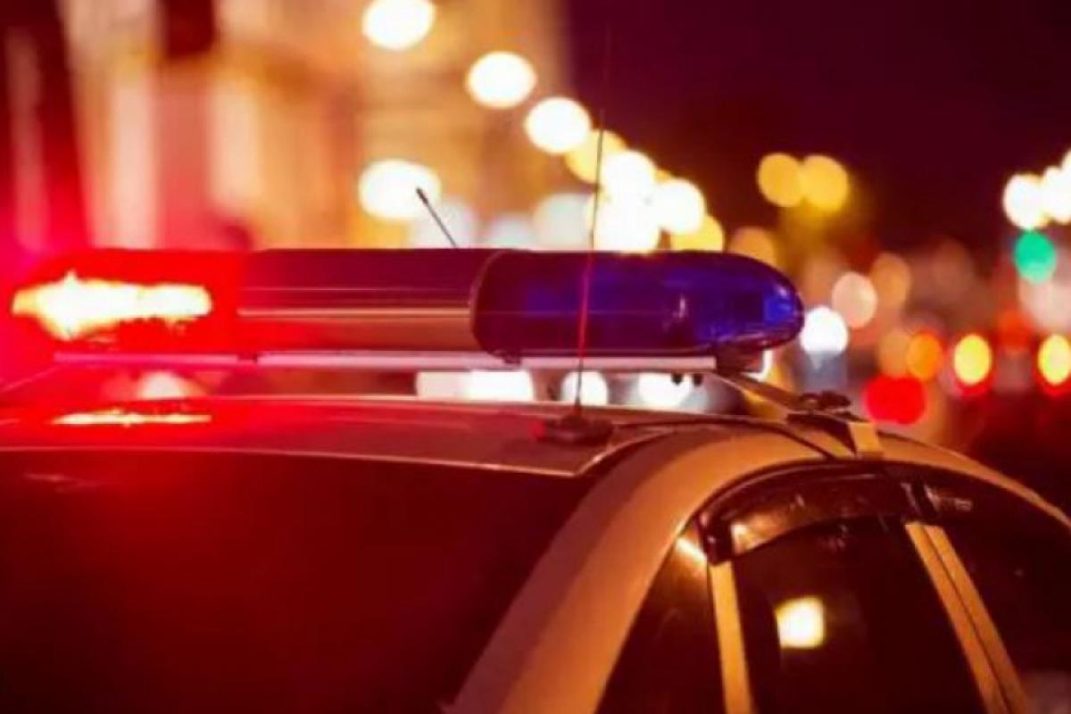 A Polícia Militar (PM) foi acionada, assim como a Polícia Científica, e diligências são realizadas para tentar localizar os suspeitos