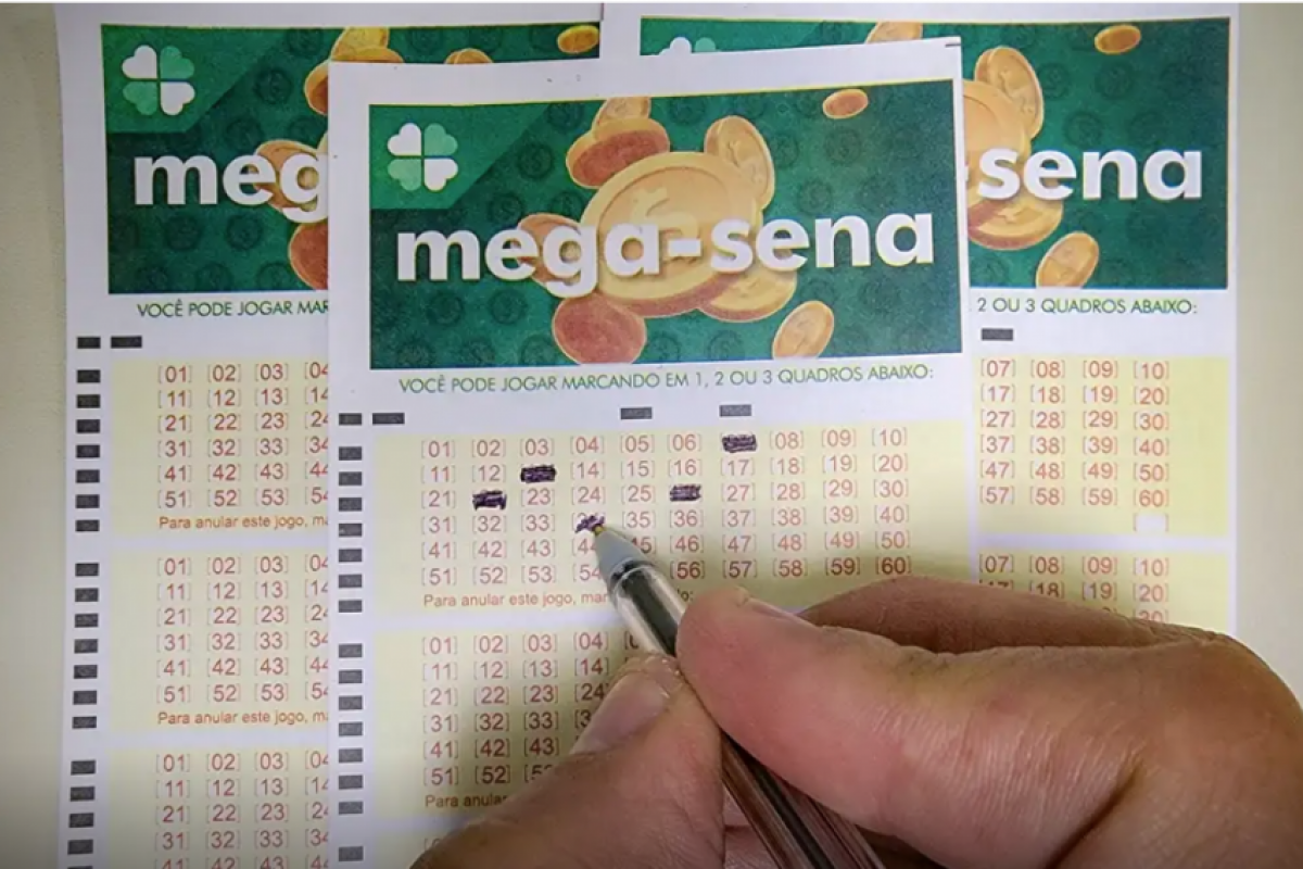 Os sorteios da Mega-Sena são realizados às terças, quintas e aos sábados.