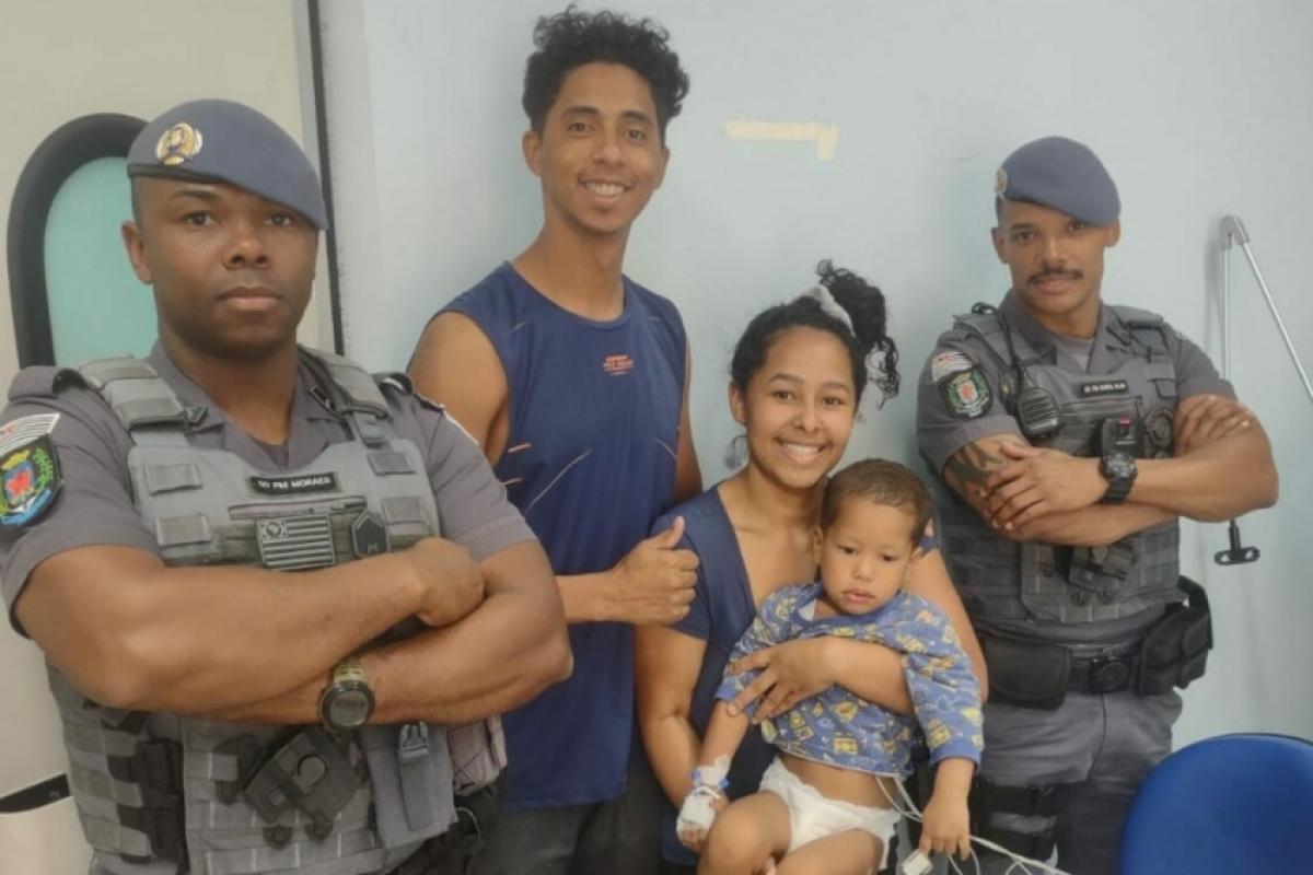 A ação rápida dos profissionais, que realizaram a manobra de Heimlich, evitou uma tragédia; criança foi levada ao hospital e passou por atendimento.