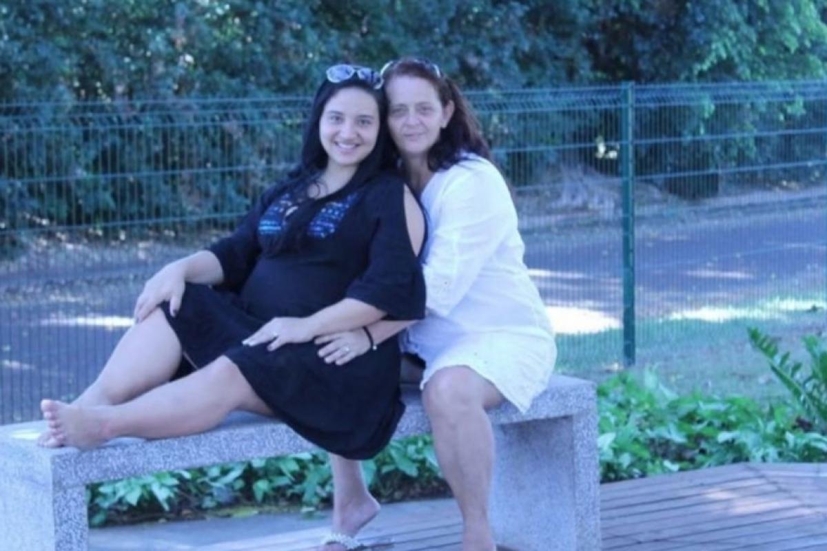 Márcia Cristina Feliciano Costa, de 59 anos, ex-diretora de escola, foi assassinada pela própria filha, Michele Cristina Feliciano Costa dos Santos, de 32