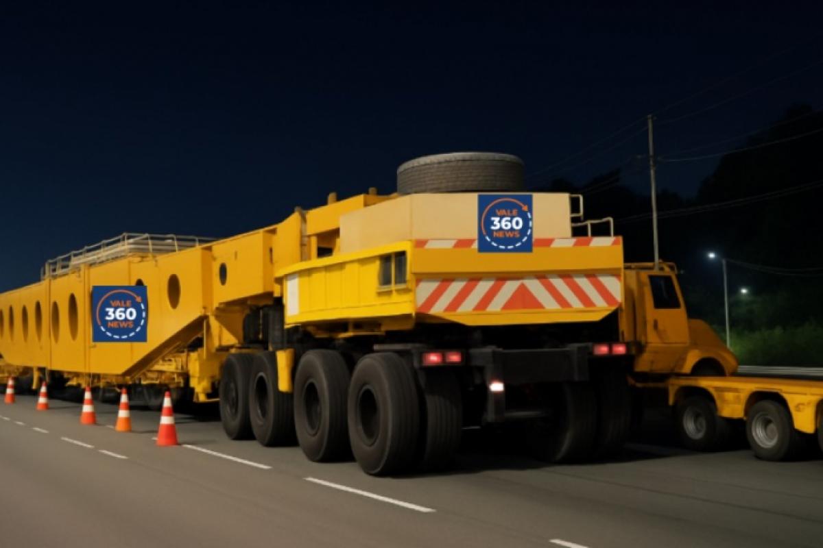 A carreta, com mais de 800 toneladas, saiu de Guarulhos na noite de quinta-feira