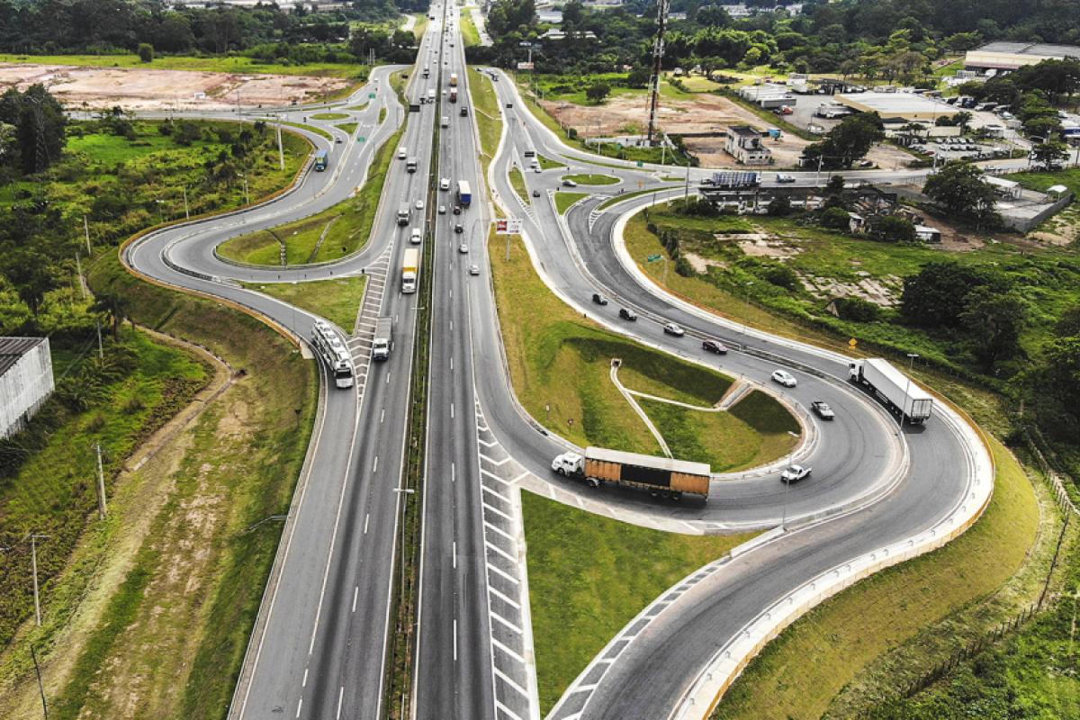 Acidente aconteceu na Dutra
