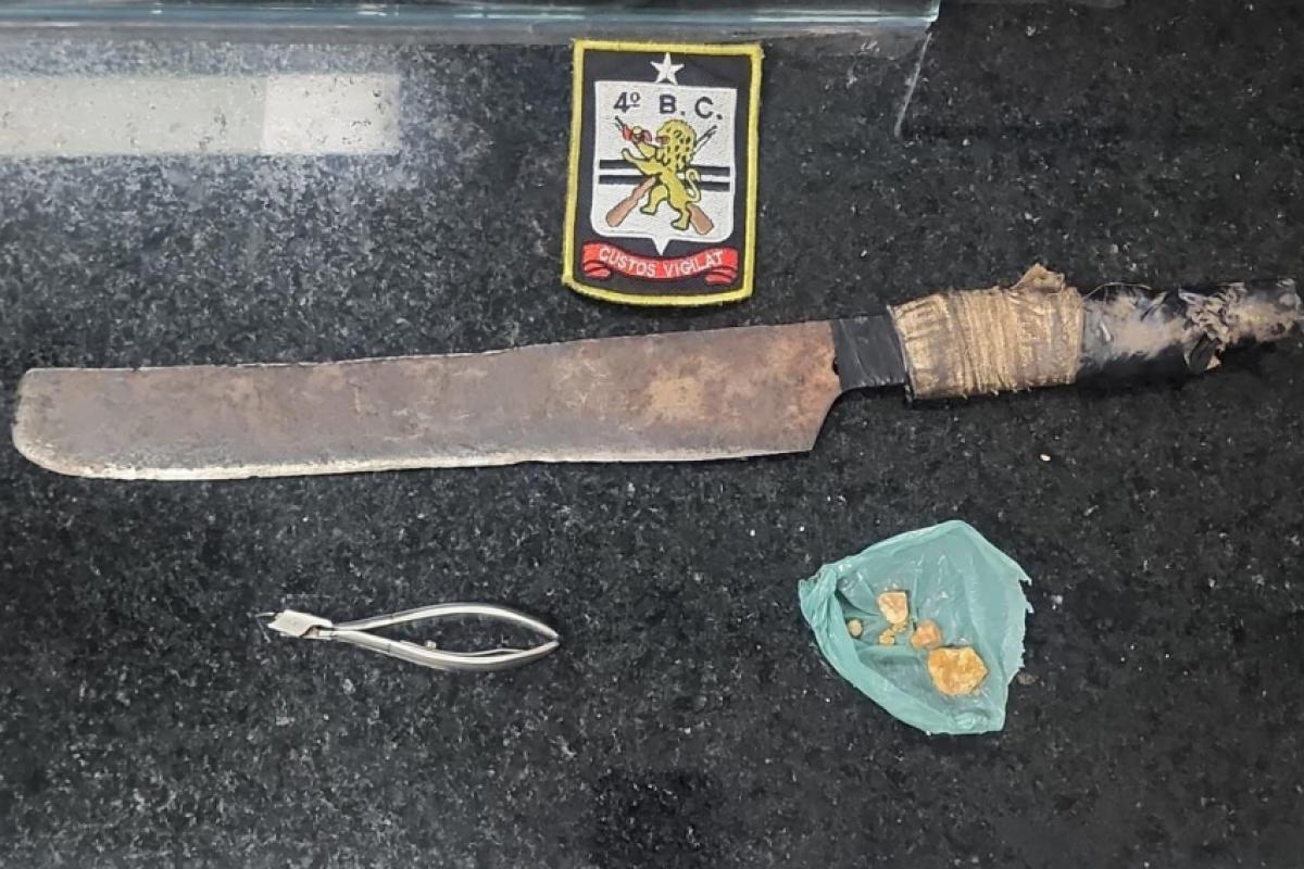 Material apreendido pela Polícia Militar