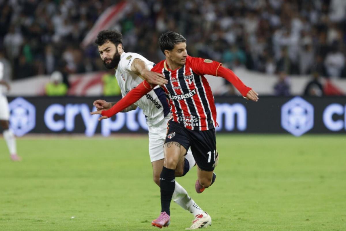 Ferreirinha até ensaiou uma reação do São Paulo, mas quem marcou foi a LDU