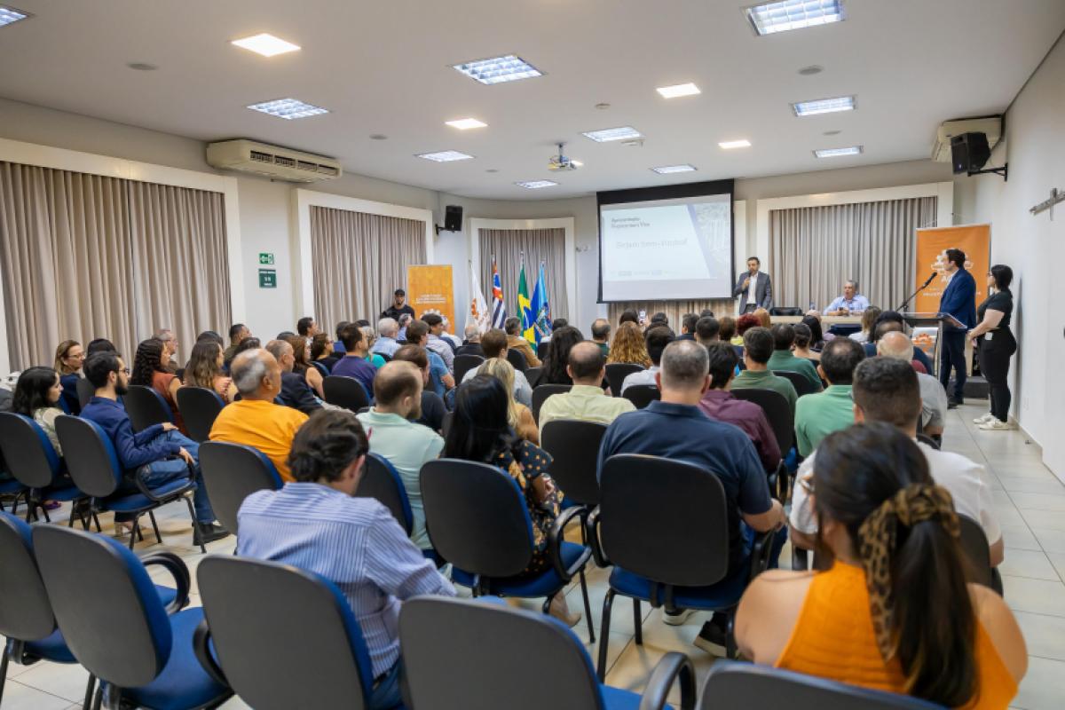 Evento de lançamento da campanha 'Franca Tem Voz', no auditório da Acif