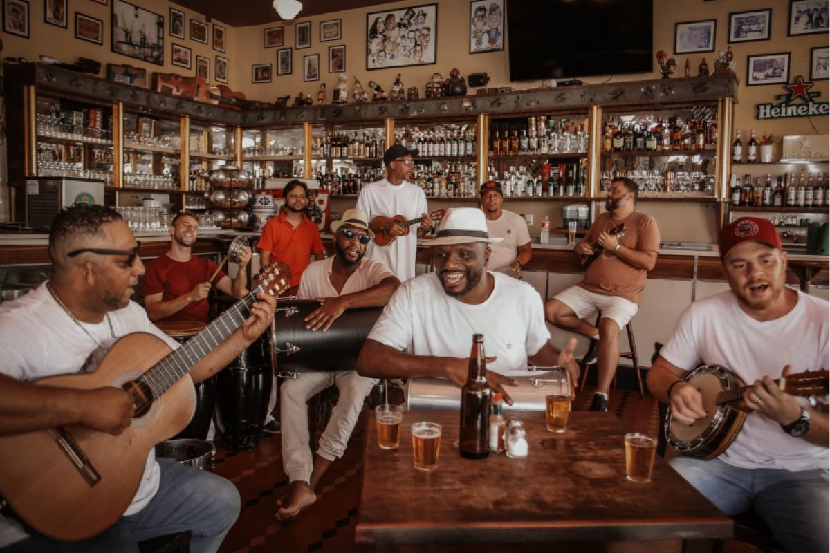 O grupo Coração de Malandro faz parte da programação do Comunidades do Samba
