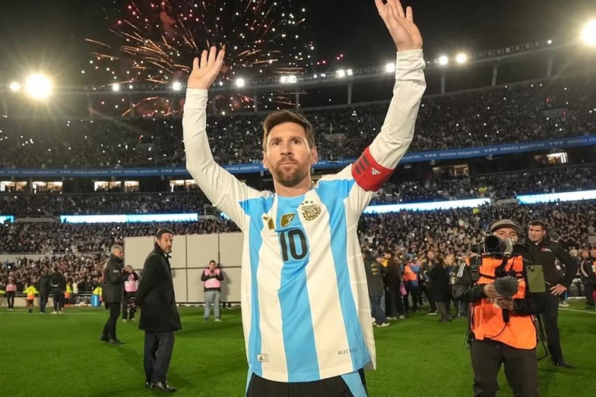 Lionel Messi se despediu de jogos oficiais com a seleção atuando em casa