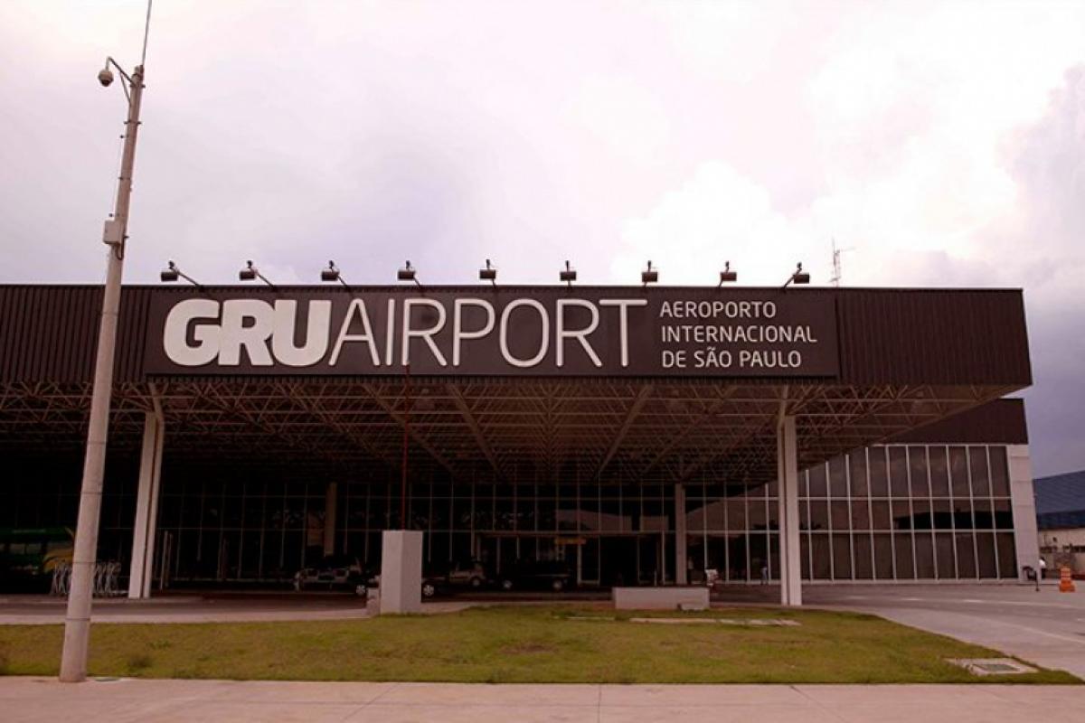 De acordo com a GRU Airport, concessionária que faz a gestão do terminal, 15 voos estavam atrasados e sete foram cancelados até as 9h30.