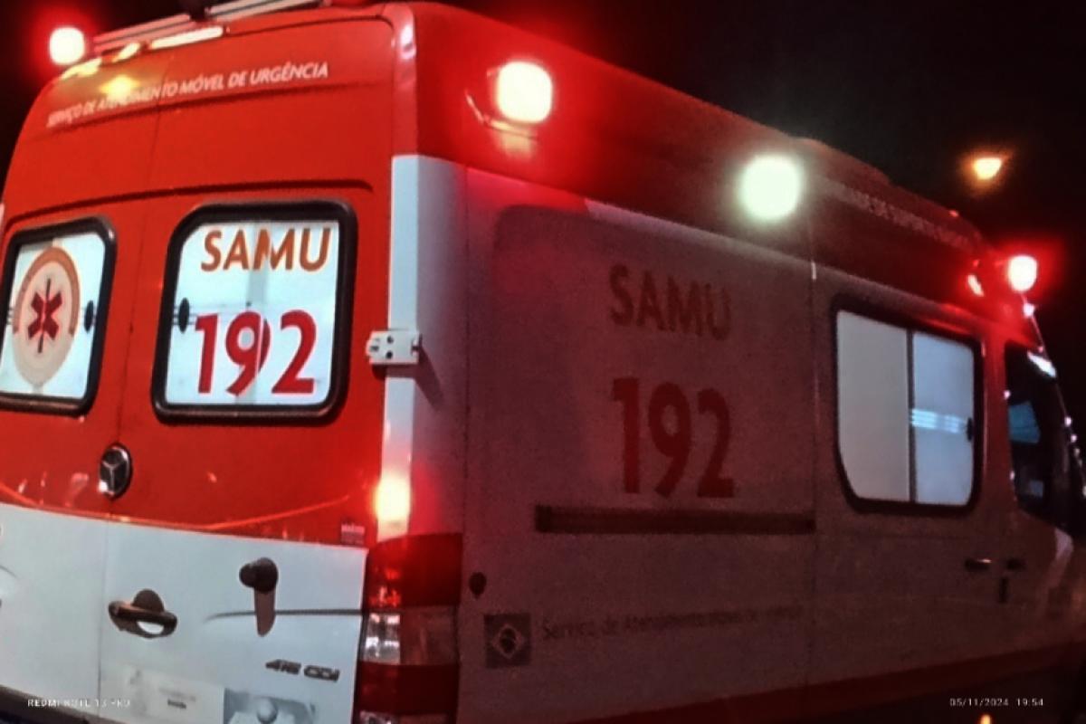 A mulher foi socorrida e encaminhada ao HFC. 