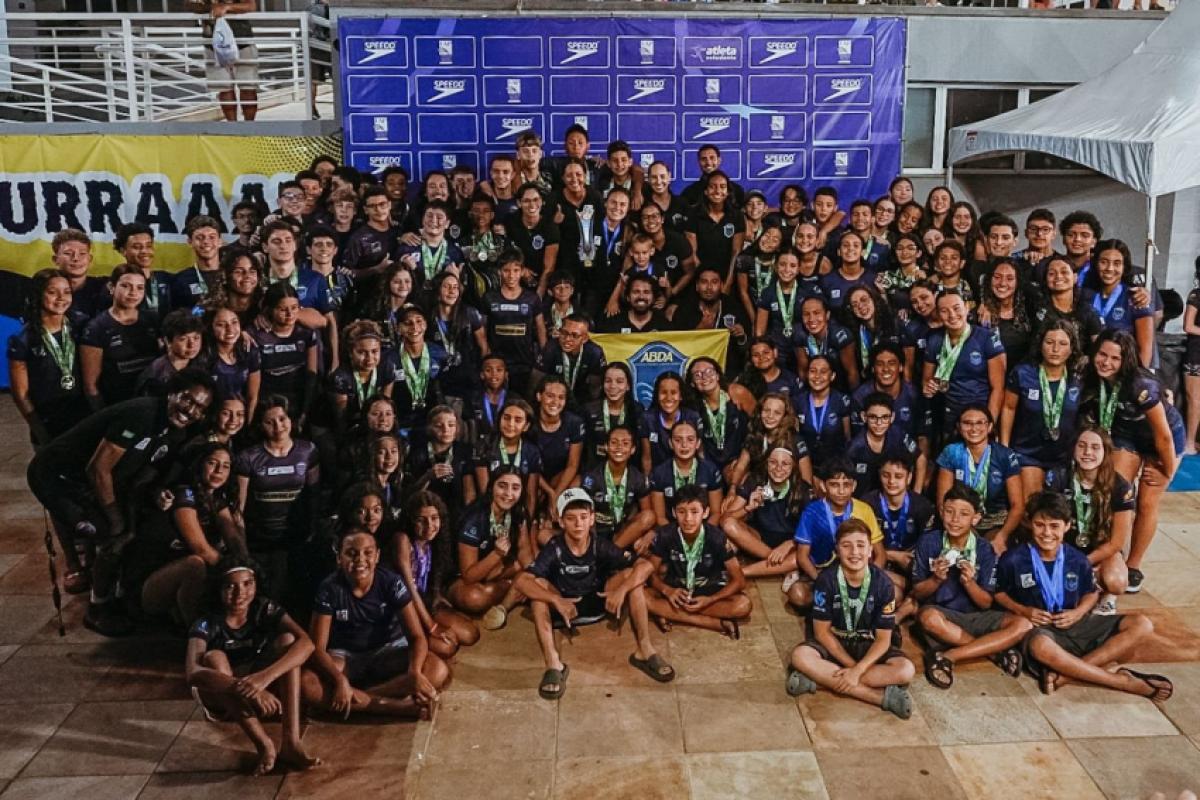 A ABDA foi a maior delegação, com 143 nadadores das categorias petiz 1 à júnior 2, todos sob o comando da equipe técnica de natação da instituição