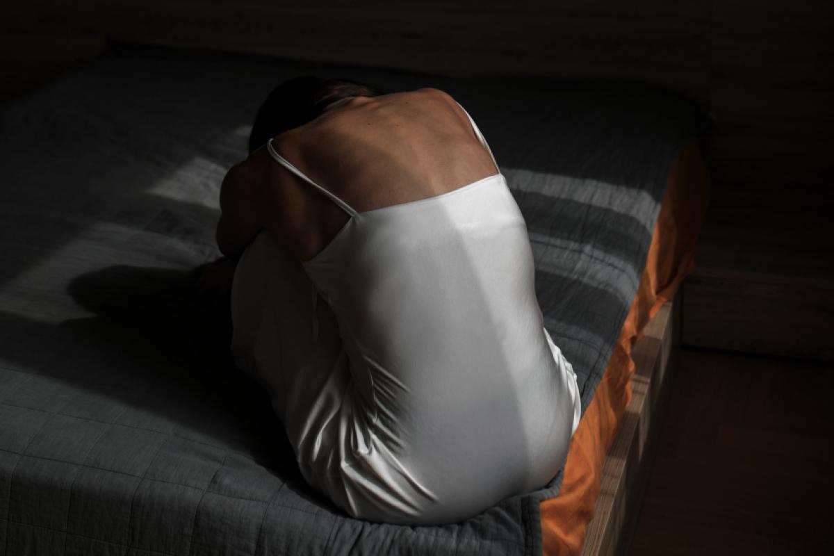 Além de ser agredida e ameaçada com faca, a vítima tinha que se prostituir para sustentar o vício do homem.