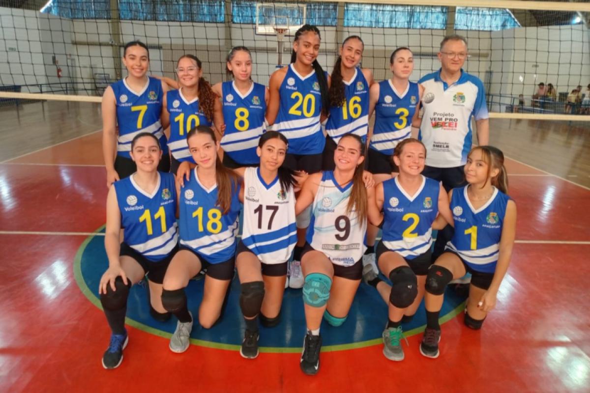 Time infantil feminino que representa Araçatuba