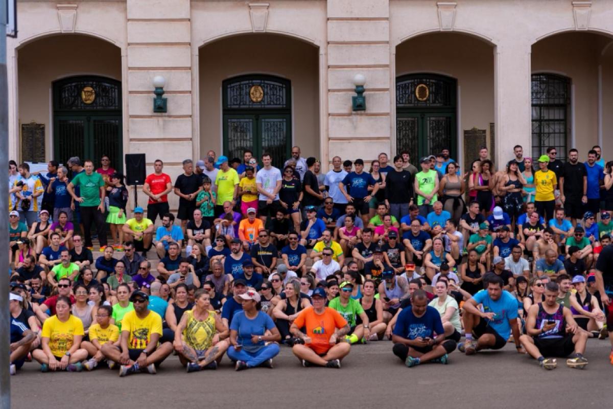 Criada em 1985, a Corrida Corta Mato reúne participantes todo primeiro domingo do mês.