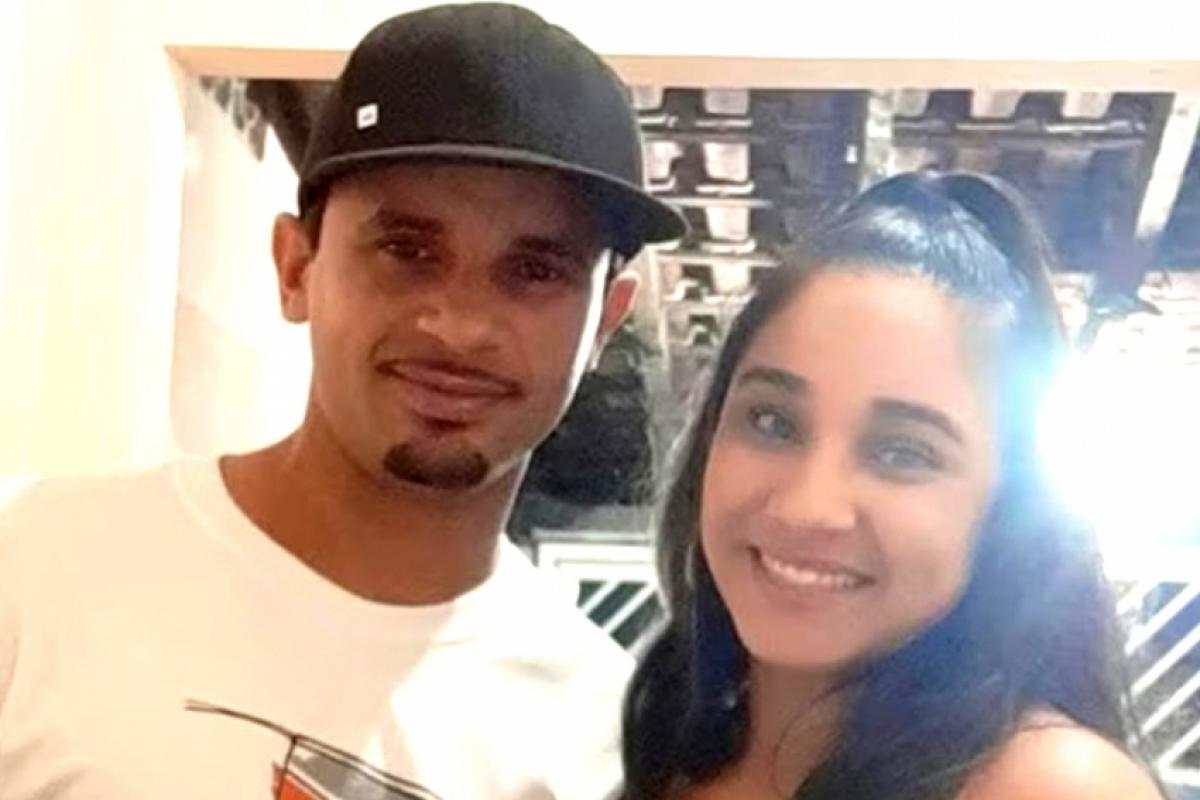 Larissa tinha quatro filhos e foi baleada após chegar em casa. 