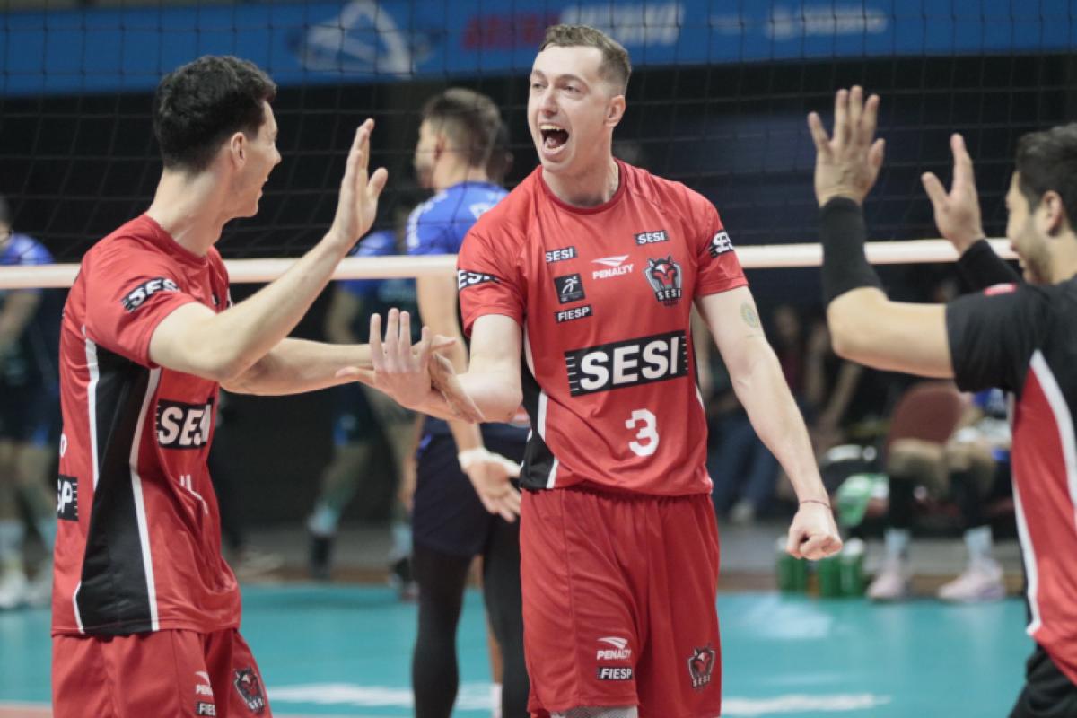 Sesi Bauru vira dois sets para vencer Suzano Vôlei fora de casa