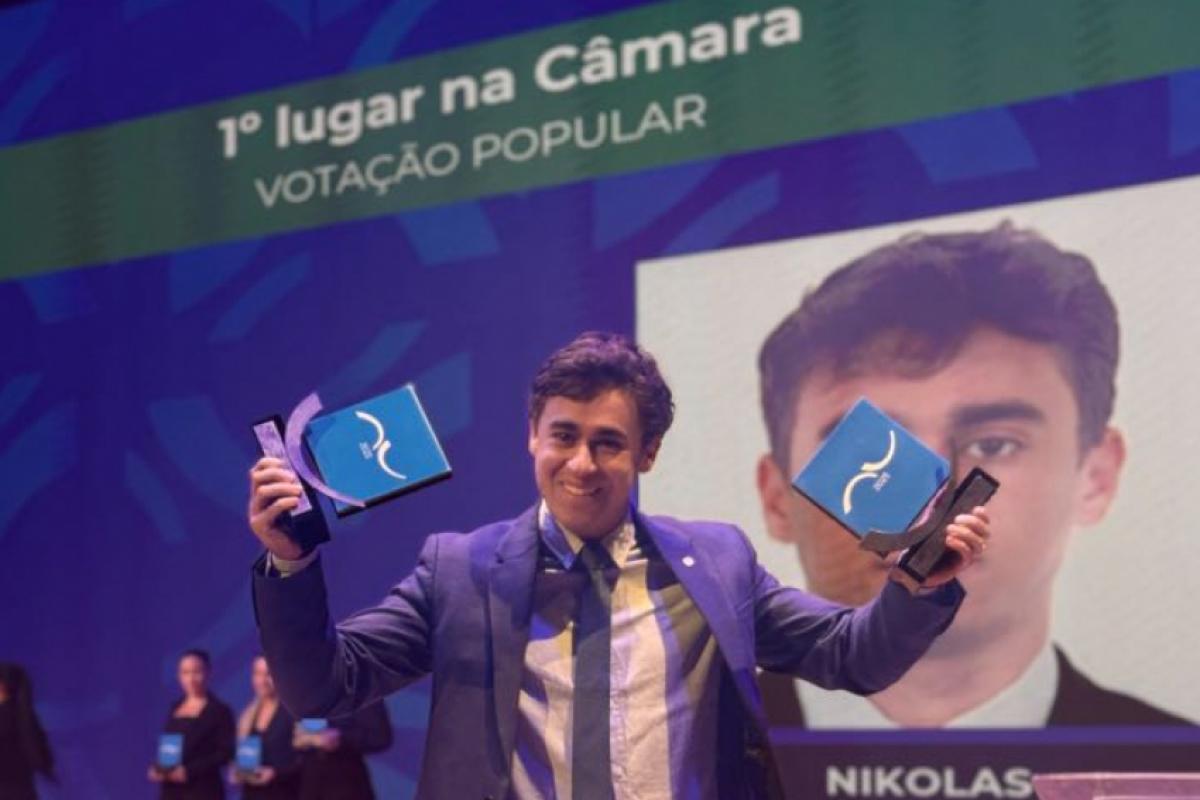 A postagem que motivou a demissão foi feita numa publicação de Nikolas sobre o falecido ideólogo Olavo de Carvalho.