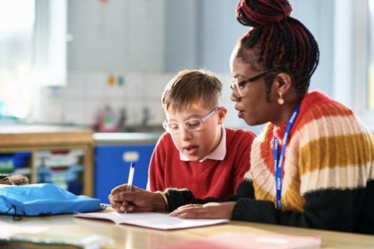 professora em sala de aula