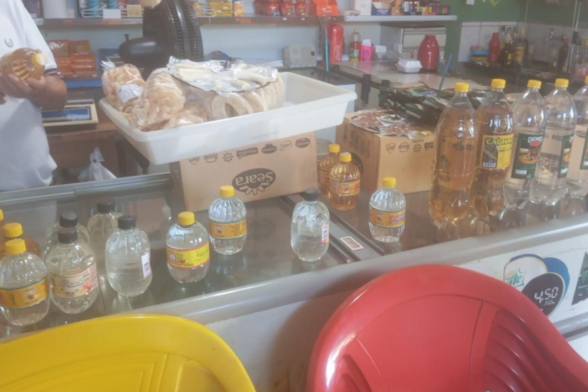 Bebidas apreendidas na operação contra bebidas adulteradas em Franca