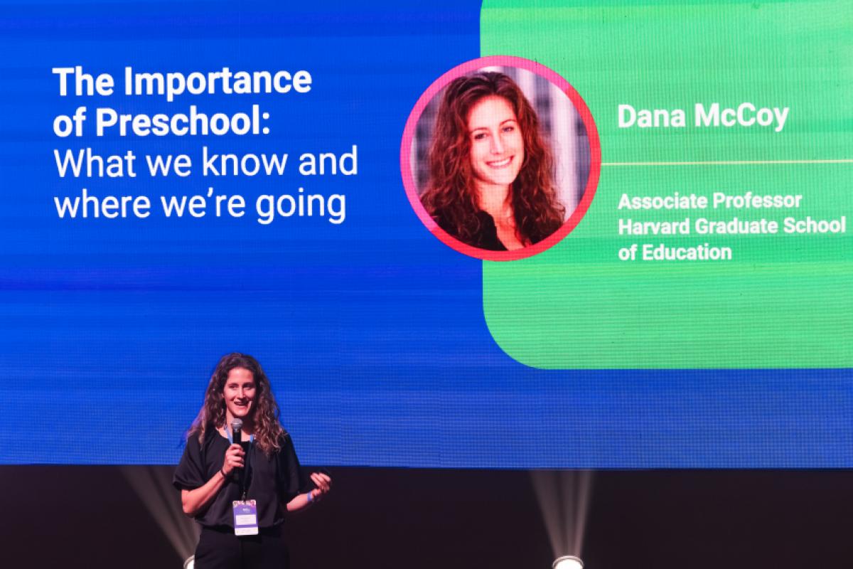 Dana McCoy, professora associada de Desenvolvimento Humano e Educação Urbana e co-presidente do Programa Humano e Educação (HDE) da Harvard Graduate School of E