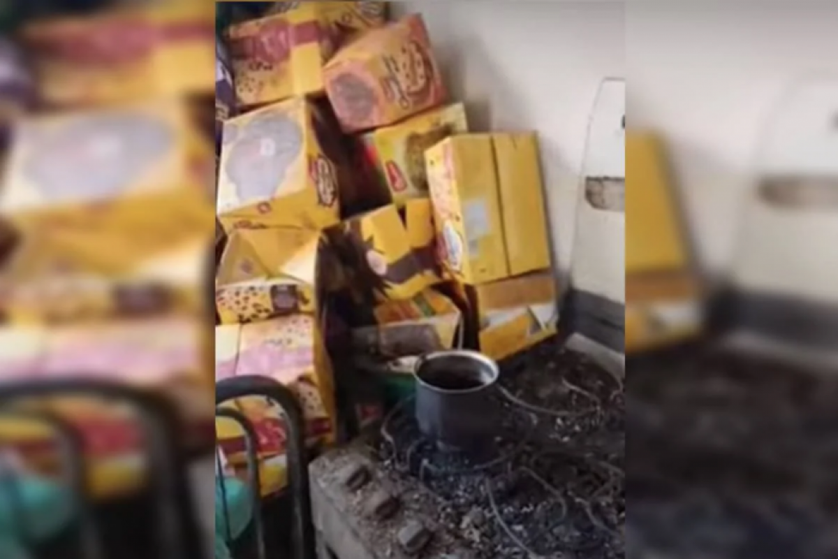 A vítima, de 72 anos, foi encontrada convivendo com entulhos e sujeira, em condições degradantes.