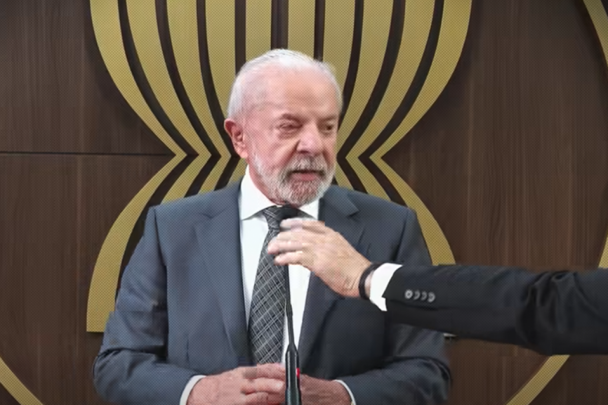 A declaração original, feita em entrevista na Indonésia, gerou reação imediata da oposição. 