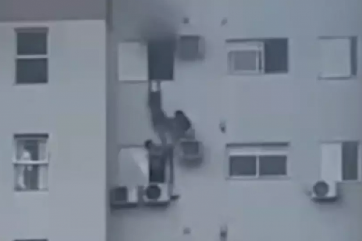 Juliana conseguiu retirar as duas vítimas pela janela, com a ajuda do vizinho do andar de baixo.