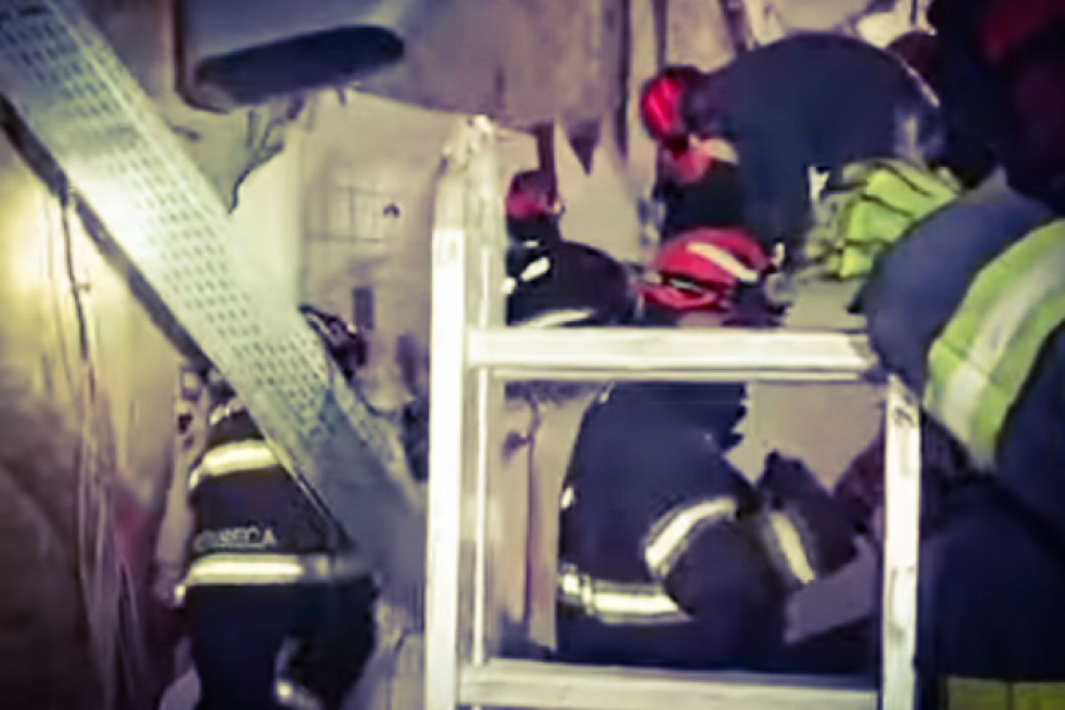 Restaurante Jamile, que fica no bairro Bela Vista, em São Paulo, teve uma explosão de gás que afetou o teto do estabelecimento. Seis pessoas ficaram feridas.