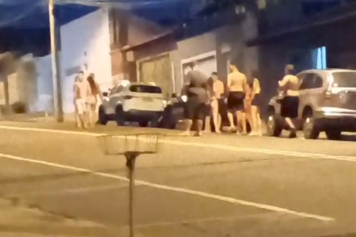 Área alvo de reclamações de vizinhos sobre bagunça e som alto