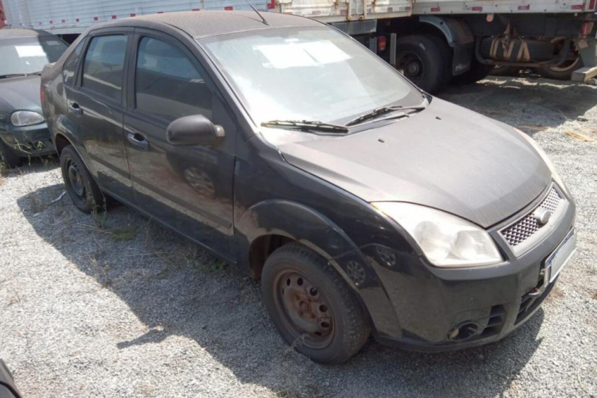 Ford Fiesta tem lance mínimo de R$ 2,5 mil em Leilão da Receita Federal