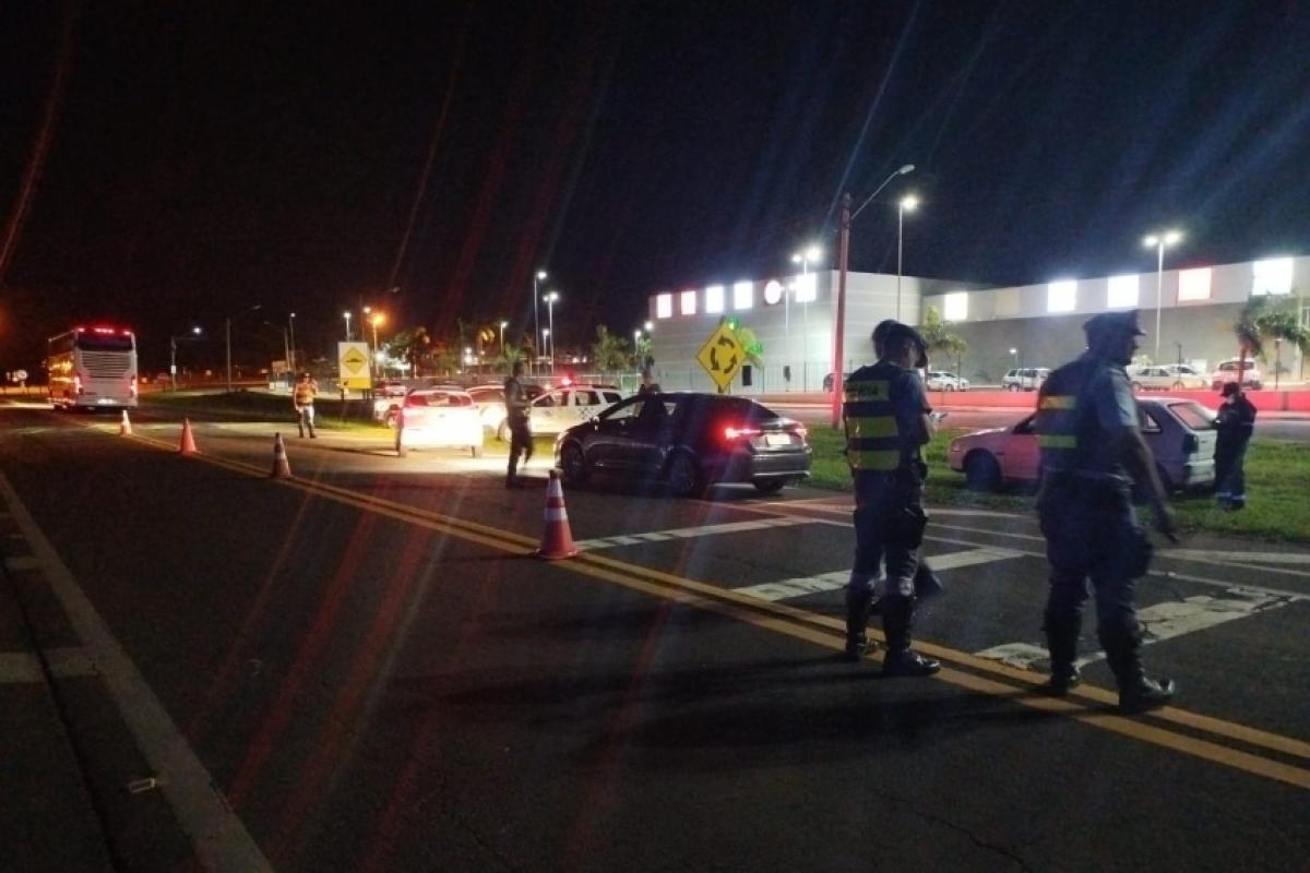 Ação de fiscalização da Polícia Militar Rodoviária foi realizada devido ao aumento no fluxo de veículos durante o Penápolis Rodeio Show