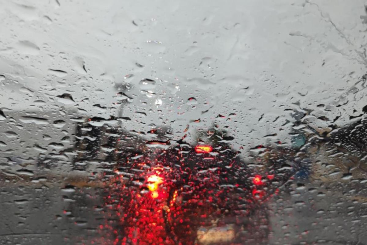 Chuva foi decorrência de uma frente fria que se desloca para o Rio de Janeiro e Minas Gerais