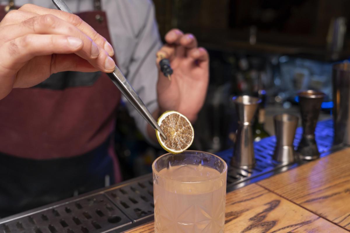 O foco está nas bebidas destiladas, sendo o maior risco em bebidas incolores 