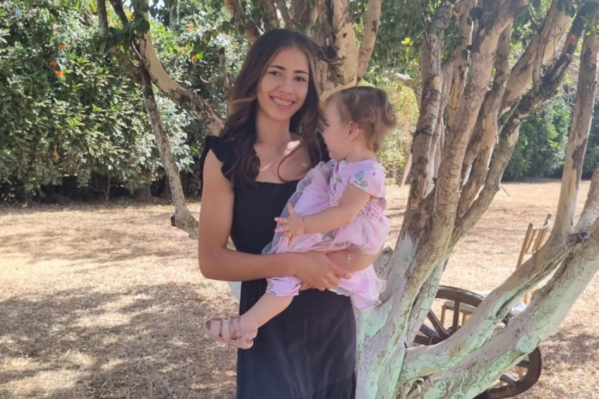 Maria Gabriela, de 16 anos, respondeu a mensagens da mãe