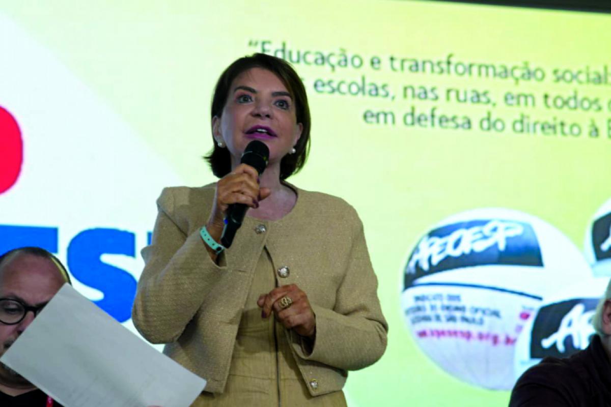 Professora Bebel é a segunda presidente da APEOESP.