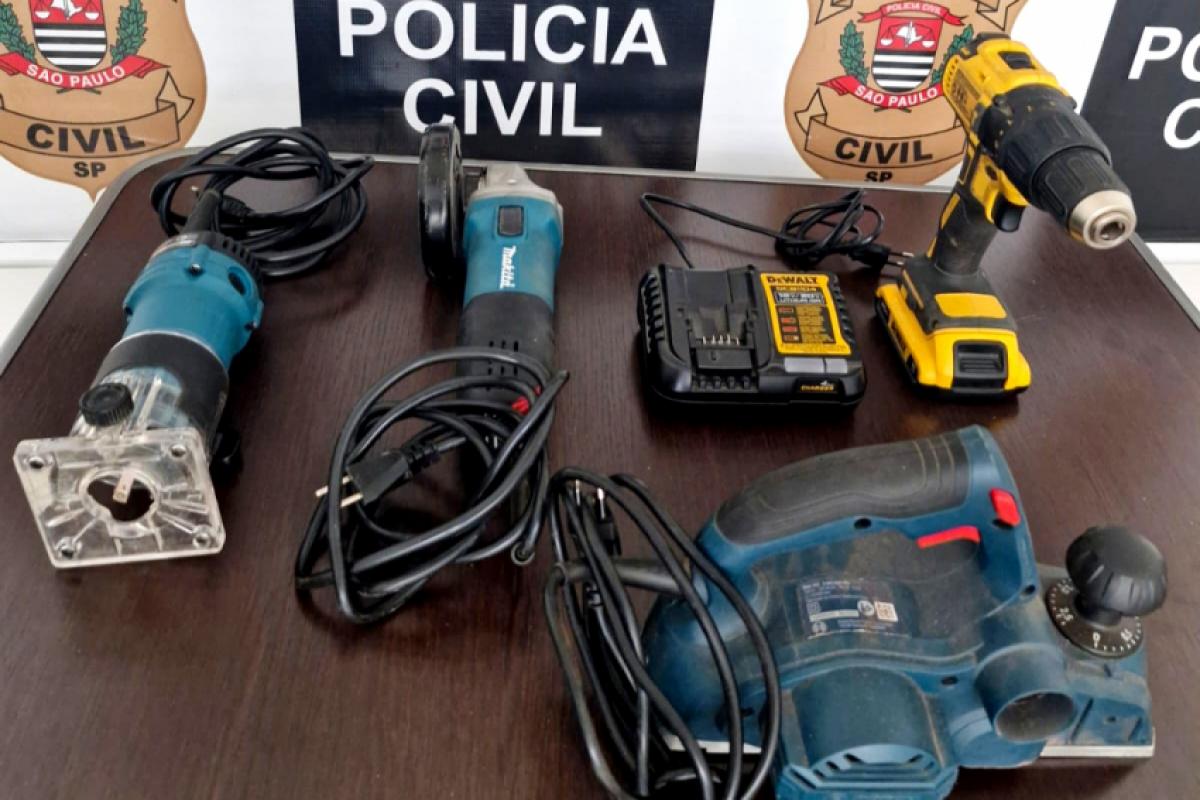 As ferramentas foram recuperadas e devolvidas ao responsável. 
