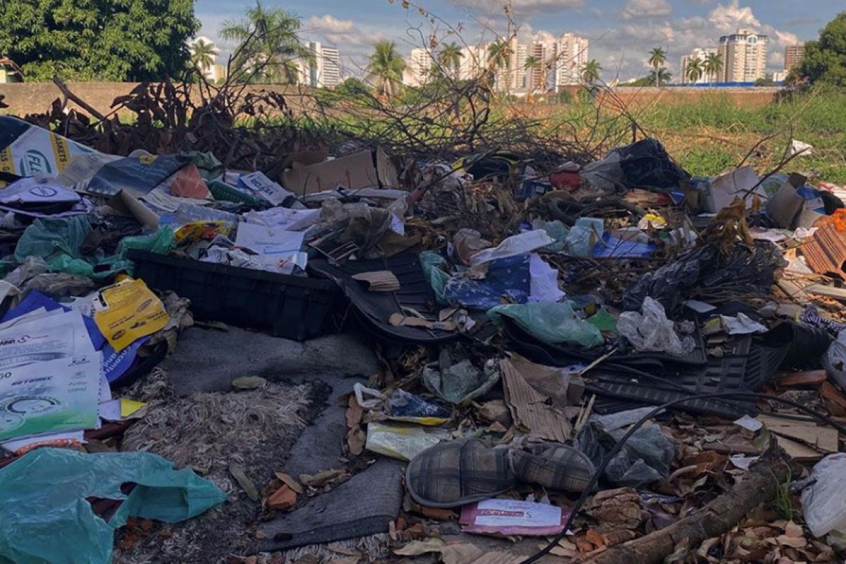 Vereadores pedem explicações sobre ações ambientais e custos com remoção de resíduos