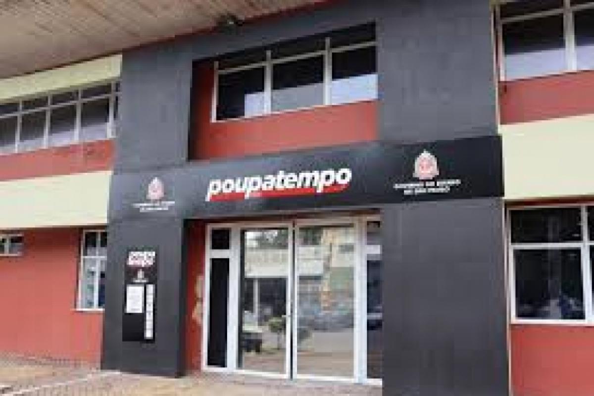 O criminoso foi levado para a delegacia, onde foi dado cumprimento ao mandado de prisão