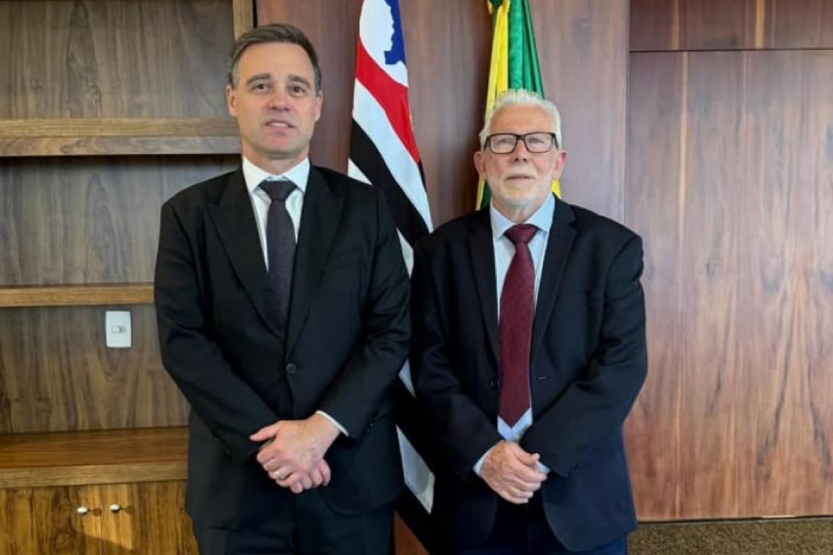 O ministro com o vice-prefeito, Joãozinho da Farmácia