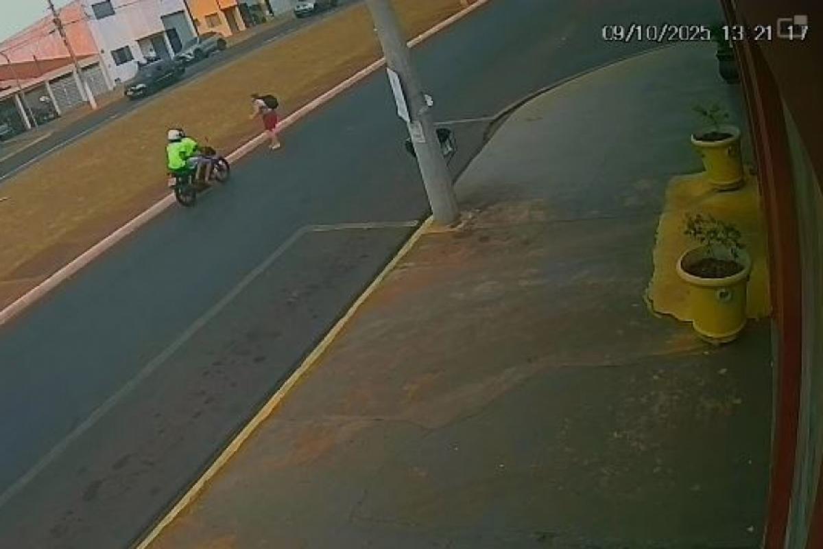 Acidente ocorreu na avenida Engenheiro Ivanil Francischini, no Jardim do Bosque