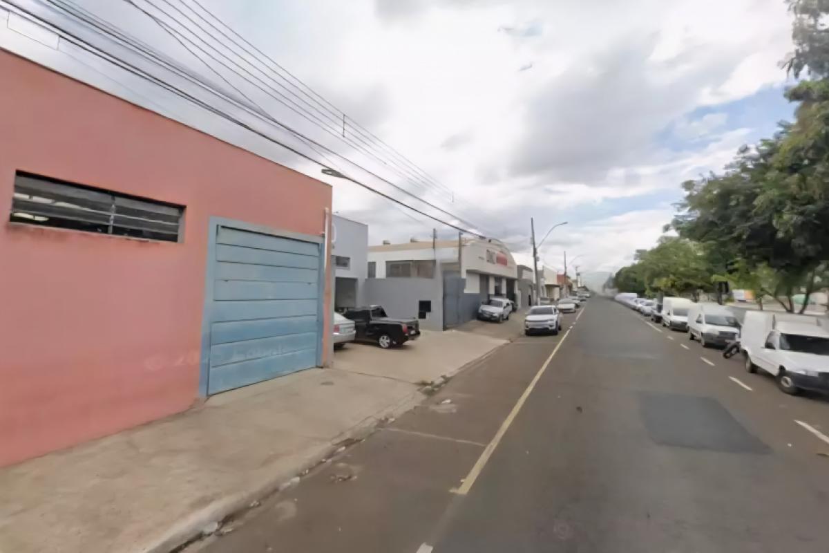 Avenida Reinaldo Chioca, no Parque Progresso, onde aconteceu o crime