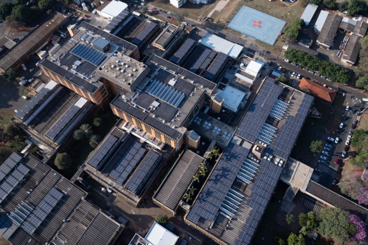 Com os painéis solares fotovoltaicos do programa CPFL e RGE nos Hospitais, os recursos economizados podem ser aplicados em atendimento e infraestrutura