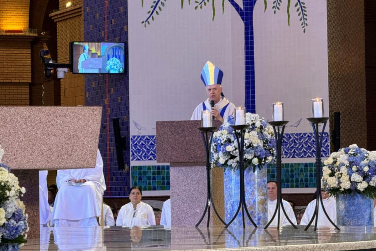 Dom Orlando Brandes durante missa no Santuário Nacional de Aparecida