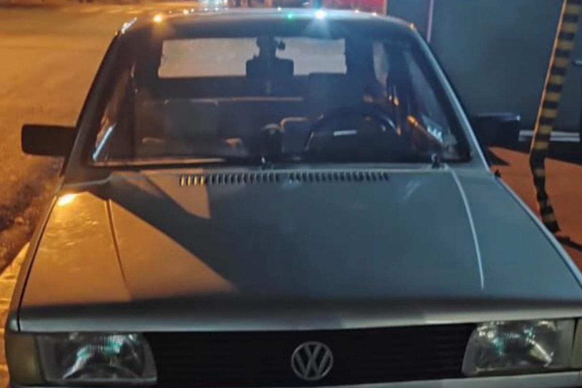 A PM localizou o VW/Gol no bairro Parque Primavera