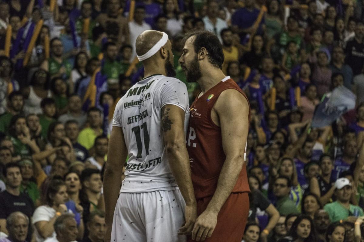 Bauru x Paulistano: uma rivalidade que já foi decisão do NBB Caixa na temporada 16/17, quando o Dragão faturou o título