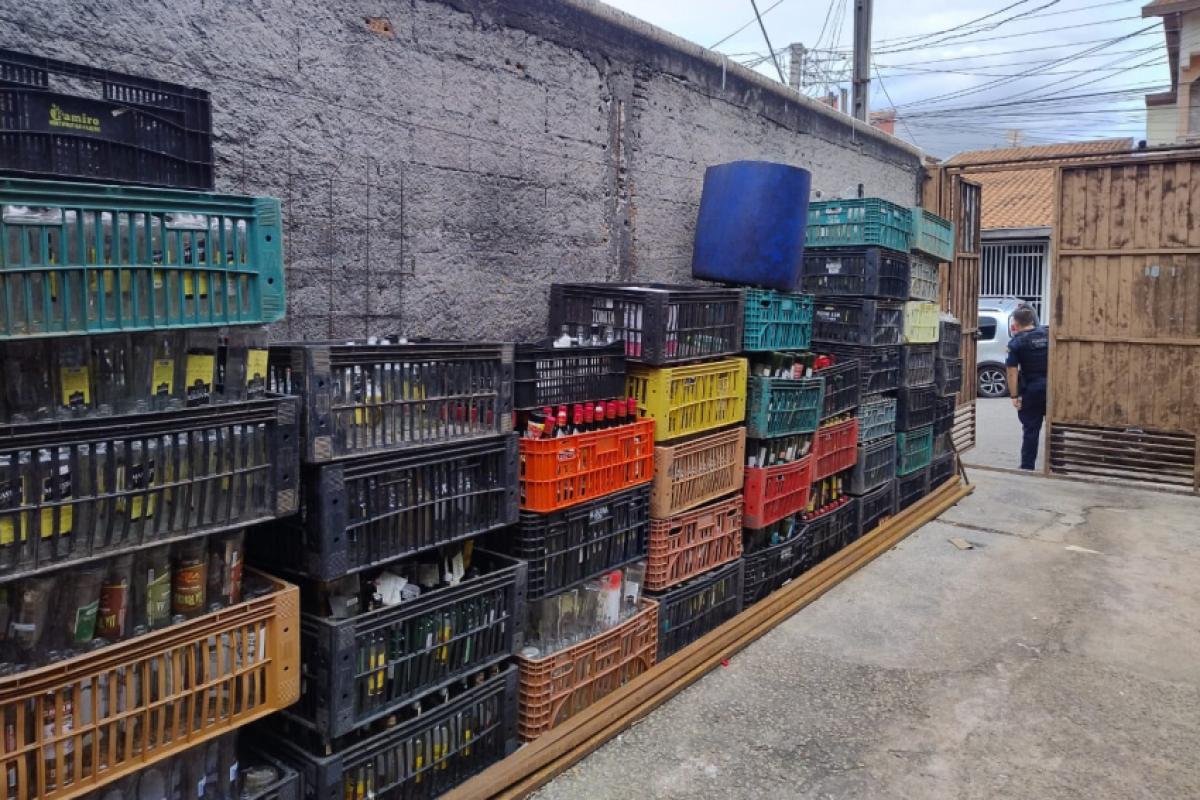 Fiscais interditaram o estabelecimento e lavraram auto de infração