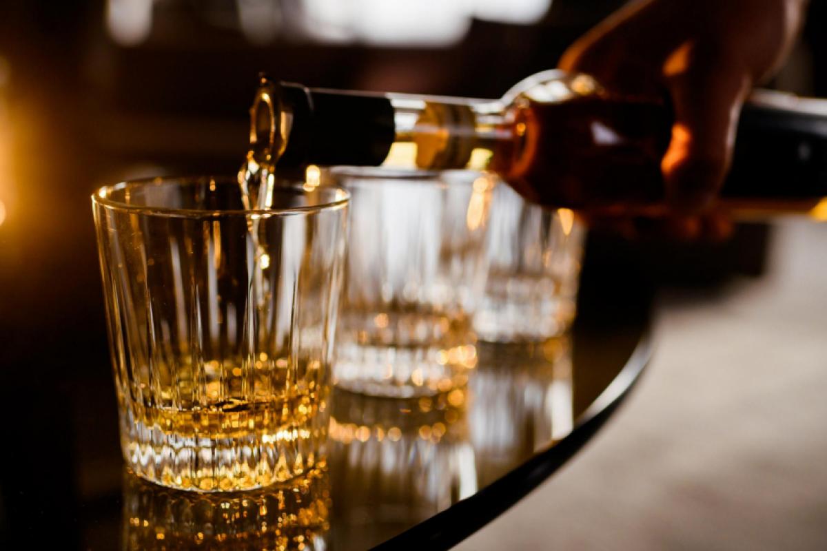 Alexandre Padilha, Ministro da Saúde, comentou sobre as investigações envolvendo falsificação de bebidas no estado de São Paulo